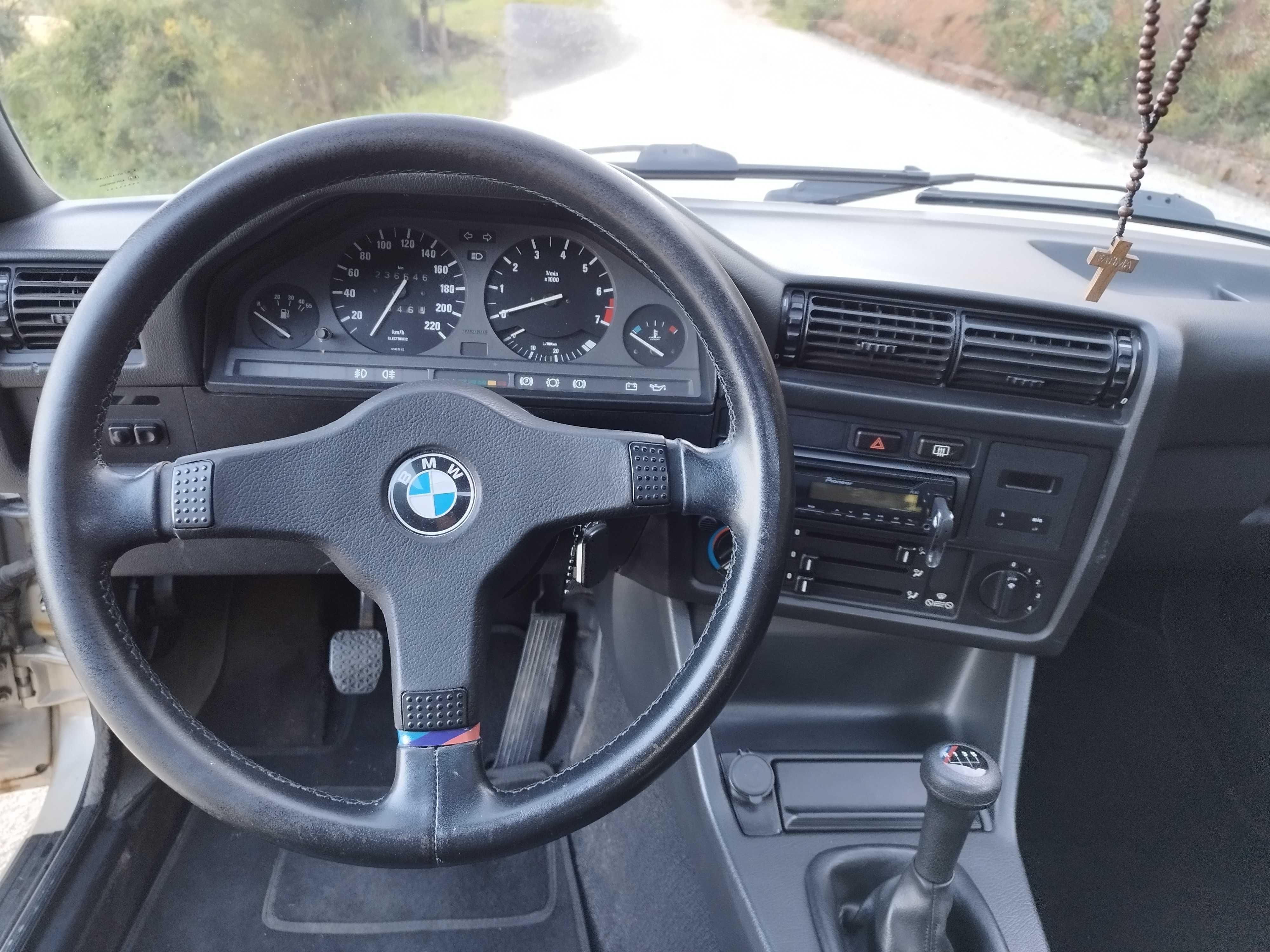 BMW e30 316/318is