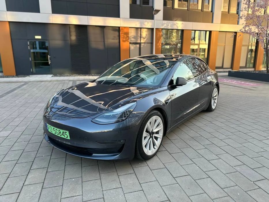 Tesla Model 3 Long Range AWD
