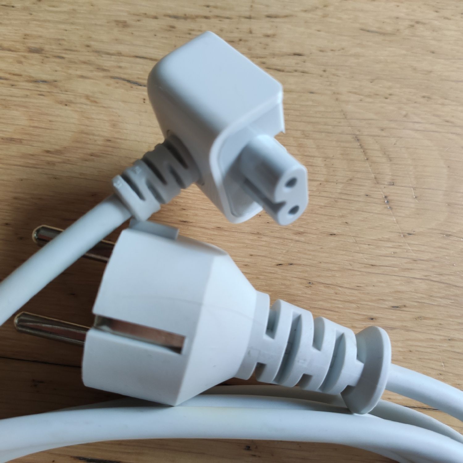 Kadel zasilający Apple. Nowy!