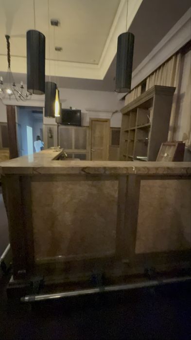 Здається в оренду комерційне приміщення, окрема будівля. Є парковка.