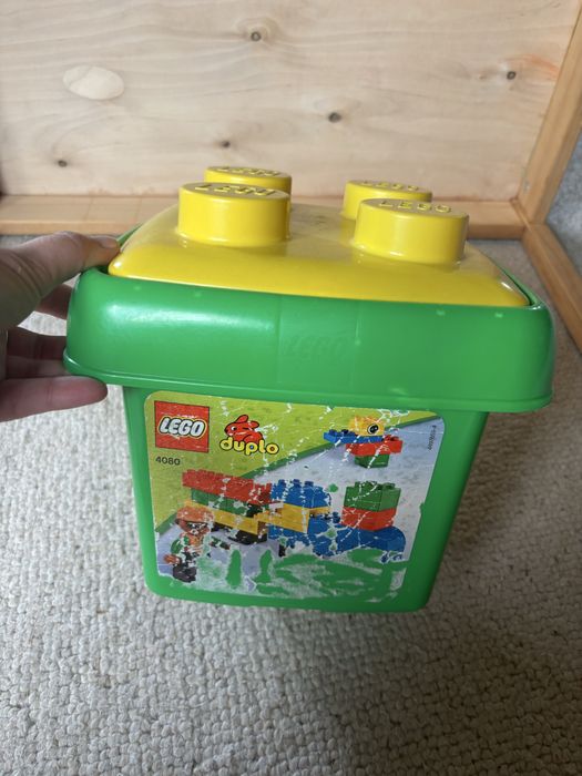 LEGO Duplo 4080 – zielone wiaderko klocków + figurka budowlańca