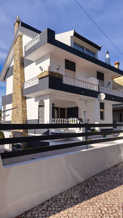 Vivenda com excelentes vistas em local sossegado