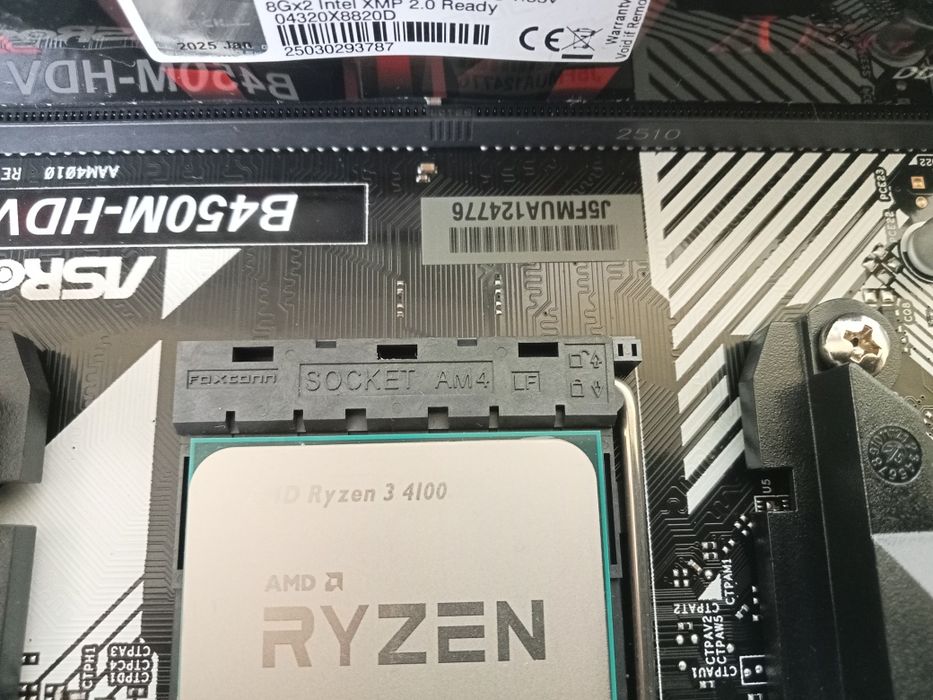 Kit Ryzen 3 4100 + 16GB