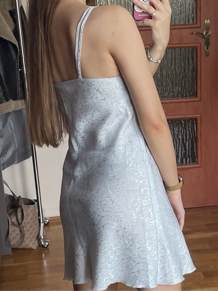 Bieliźniana sukienka halka krótka