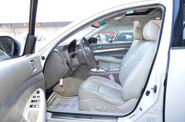 2015 Infiniti Q40