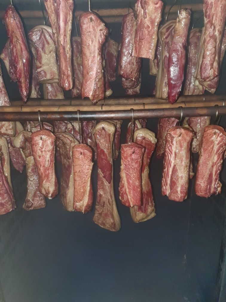 Pieczony prosiak z warzywami Kiełbasa Kaszanka swojskie