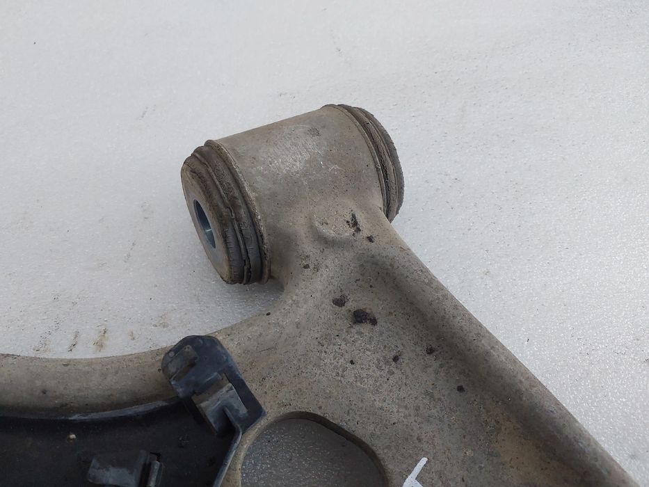 Braço de suspensão frente direito MERCEDES-BENZ CLA Coupé (C117)