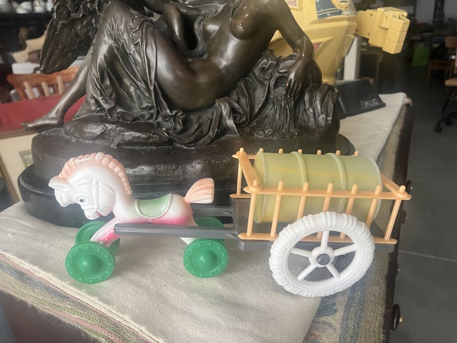 Brinquedo Português em plástico anos 70 como novo tem 30 cm