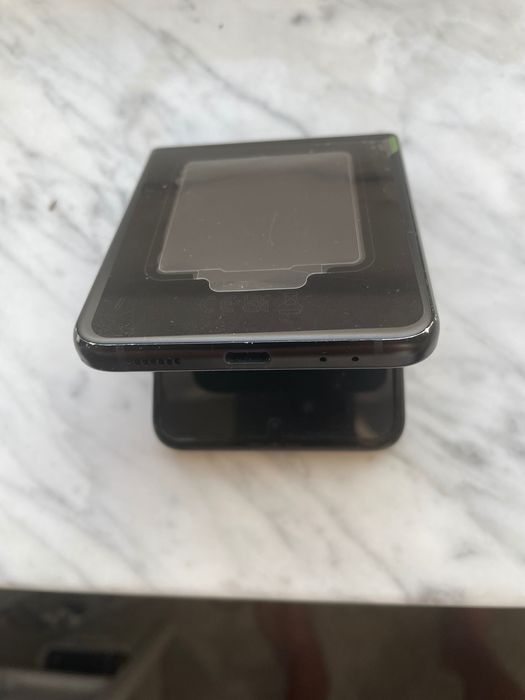 Samsung Galaxy Z Flip3