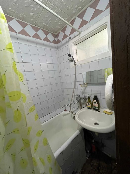 Здам 2-кім. квартиру, вул. Звіринецька 63, світло не виключають