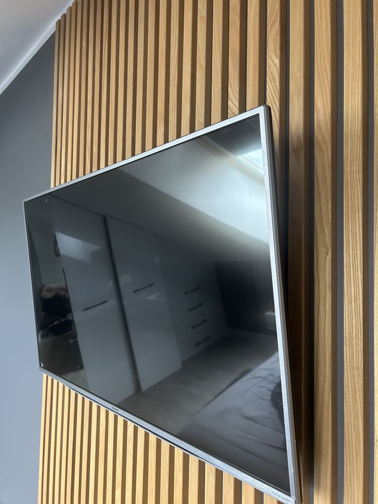Telewizor Sharp 43’ - Srebrna obudowa, SMART