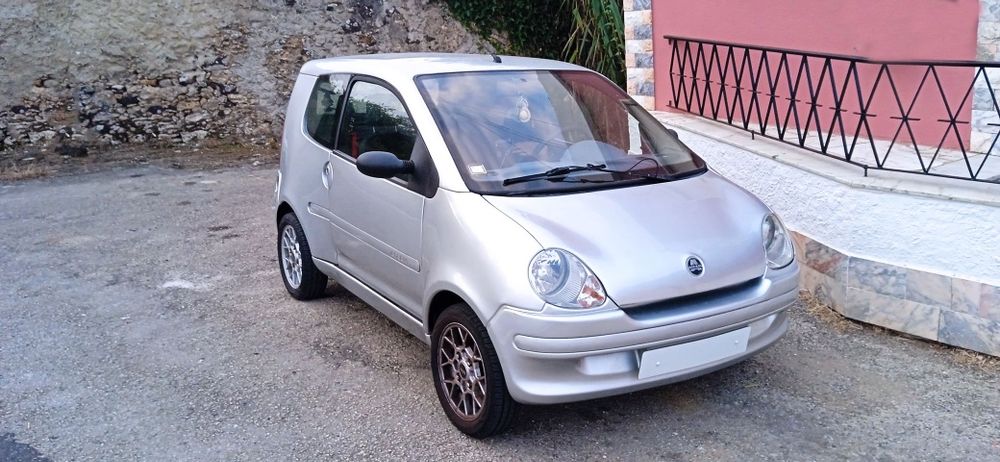 Microcar Aixam Cinzento