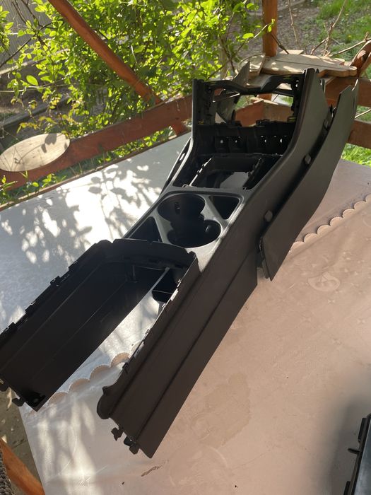 Консоль центральная (без подлокотника) VW CC