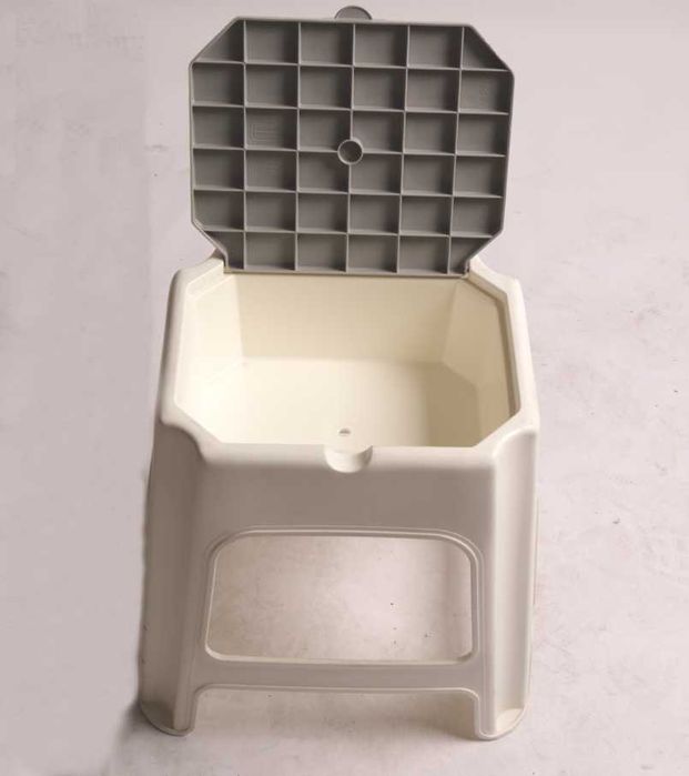 Banco de apoio com cofre - Qtd. 7 Und.