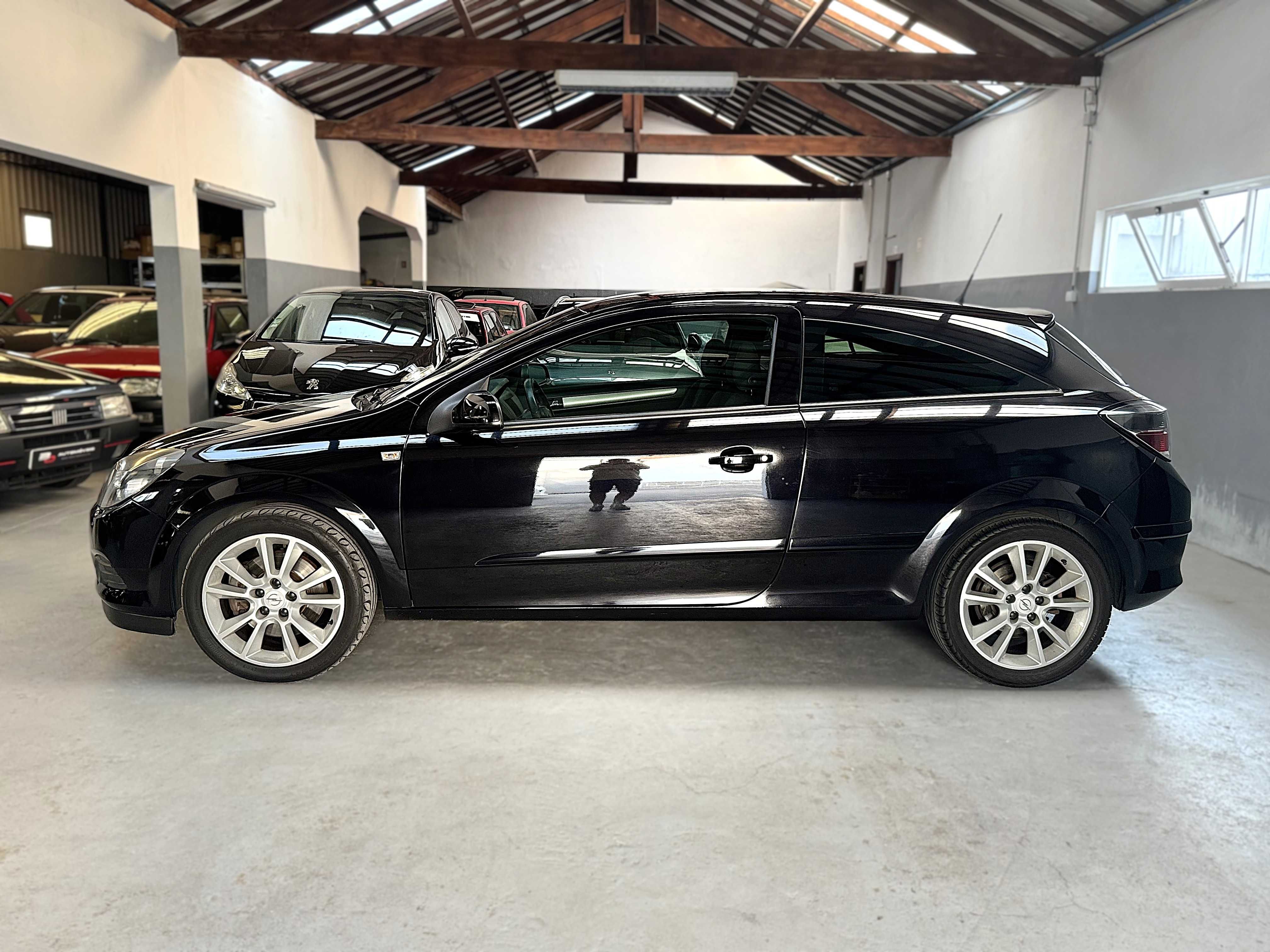 Opel Astra GTC 1.9 CDTI RESERVADO