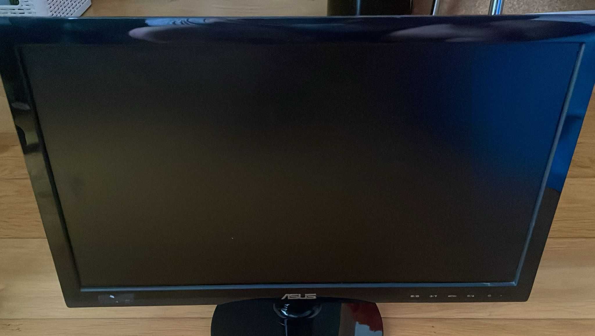 Vendo Torre ASUS  com Monitor AZUS a funcionar perfeitamente.