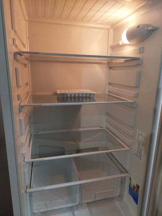 Холодильник Indesit