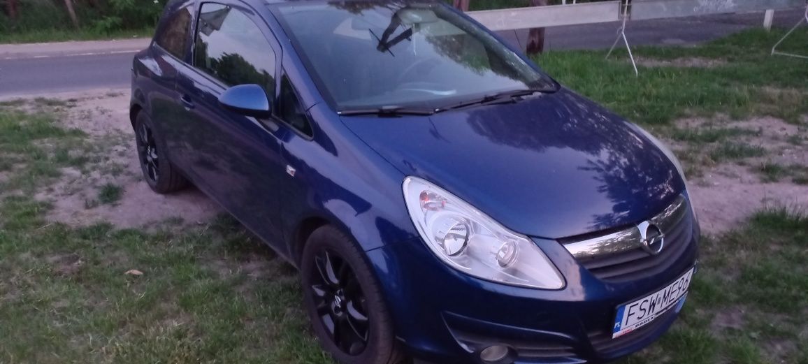 sprzedam opel corsa 1.2 benzyna rocznik 2008 na ładnych alusach 17cali