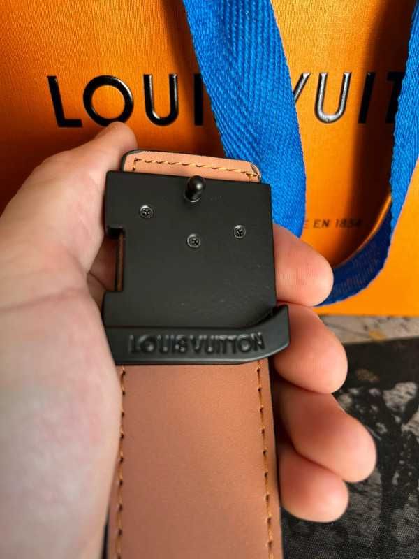 Louis Vuitton Damier belt