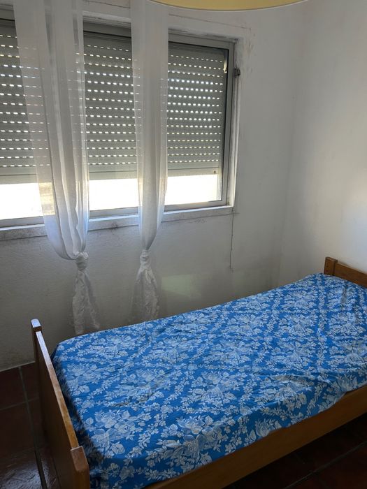 Arrenda-se quarto