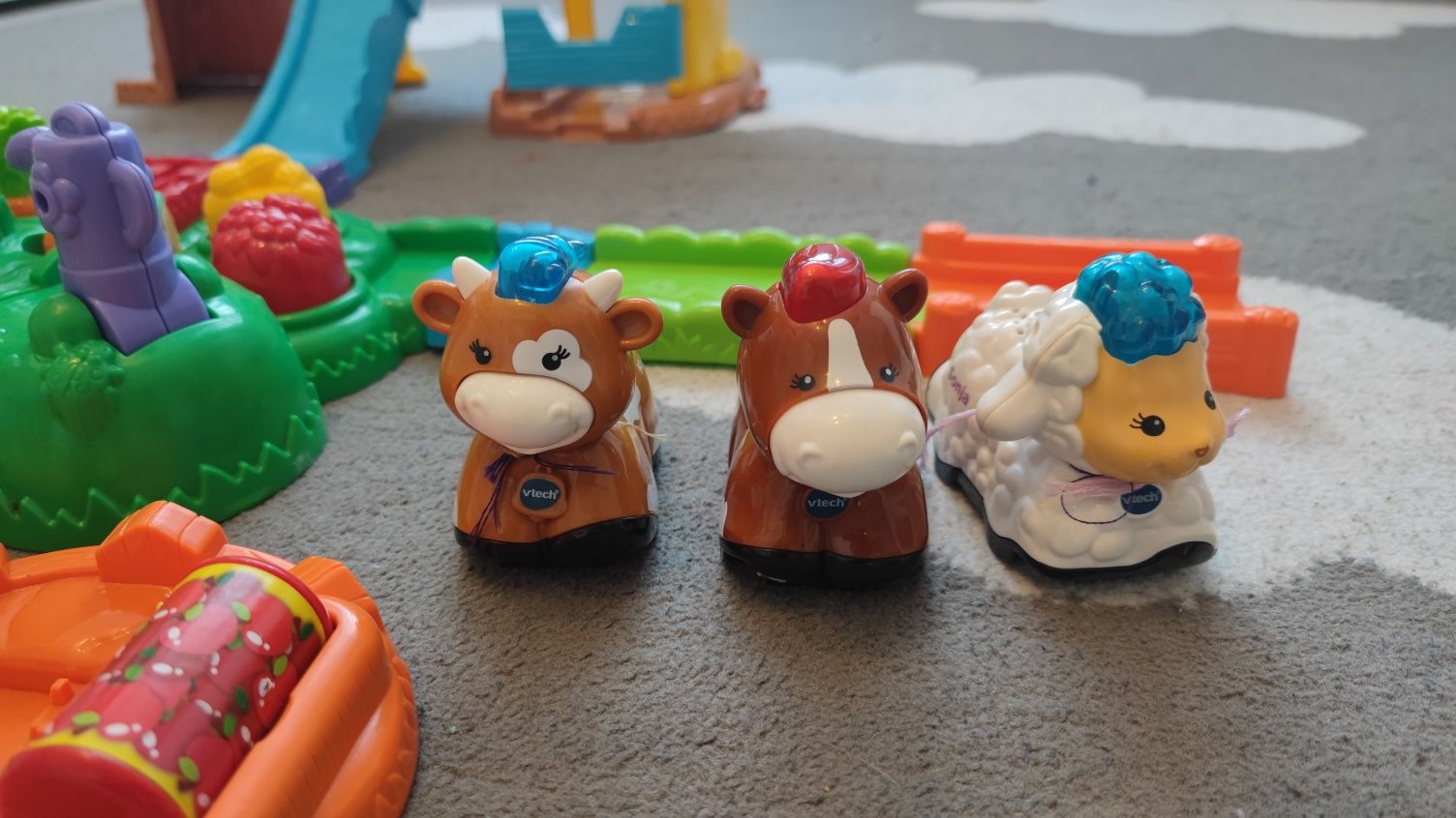 VTech tut tut farma + 3 zwierzątka