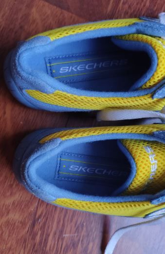 Sapatos Skechers NOVAS