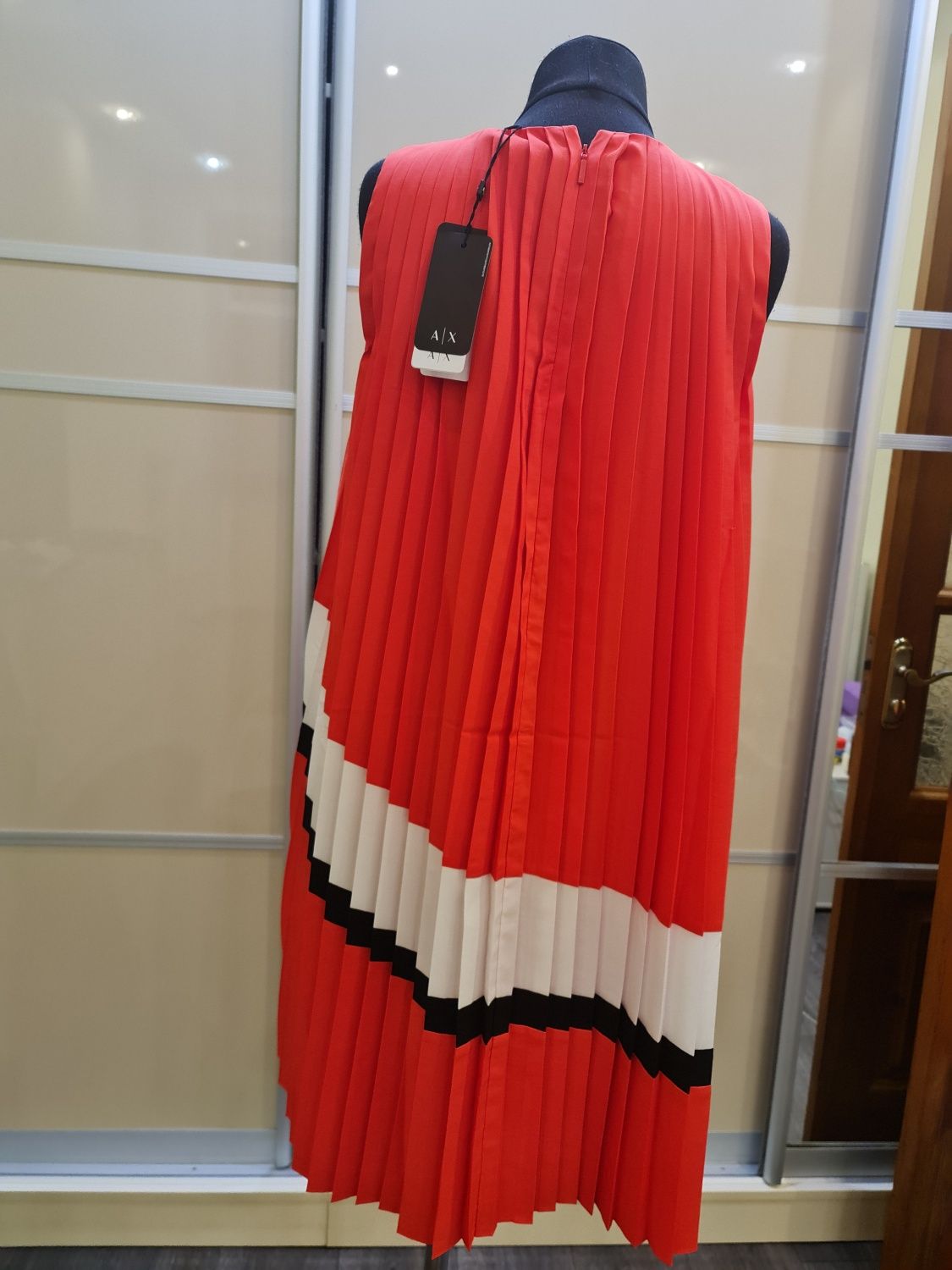 сукня- плісе від Armаni Exchаnge