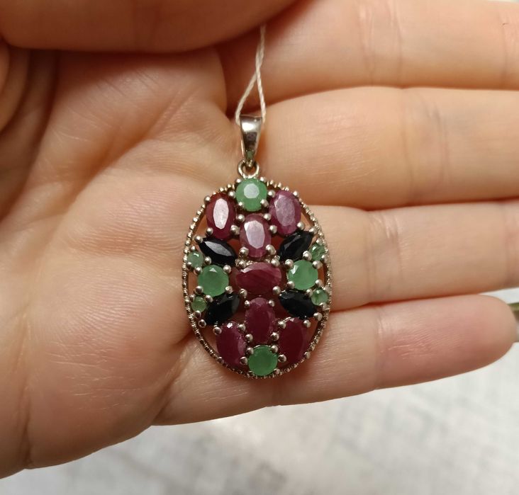Срібна підвіска з смарагдами, рубінами, сапфірами, 6.48 карат