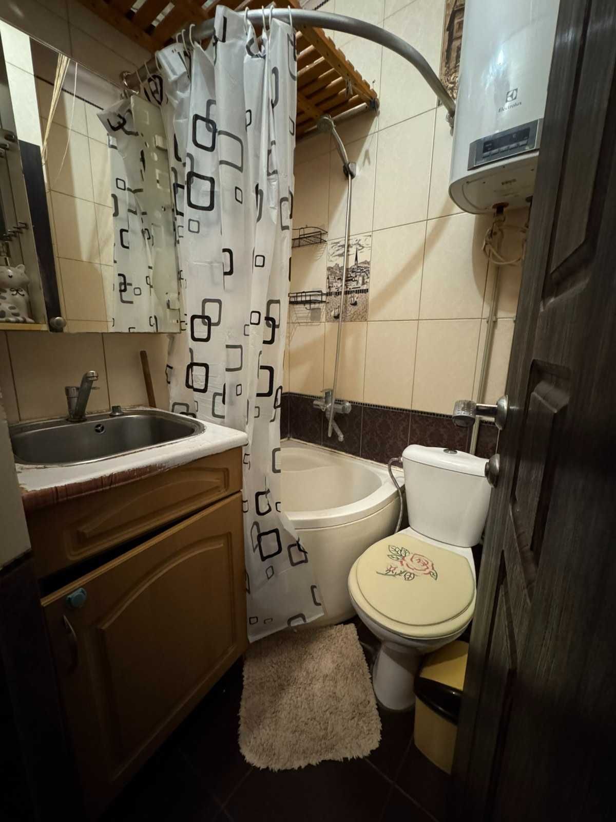 ЭКСКЛЮЗИВ!!! Продам 1 ком. гостинку  со своими удобствами на Одесской