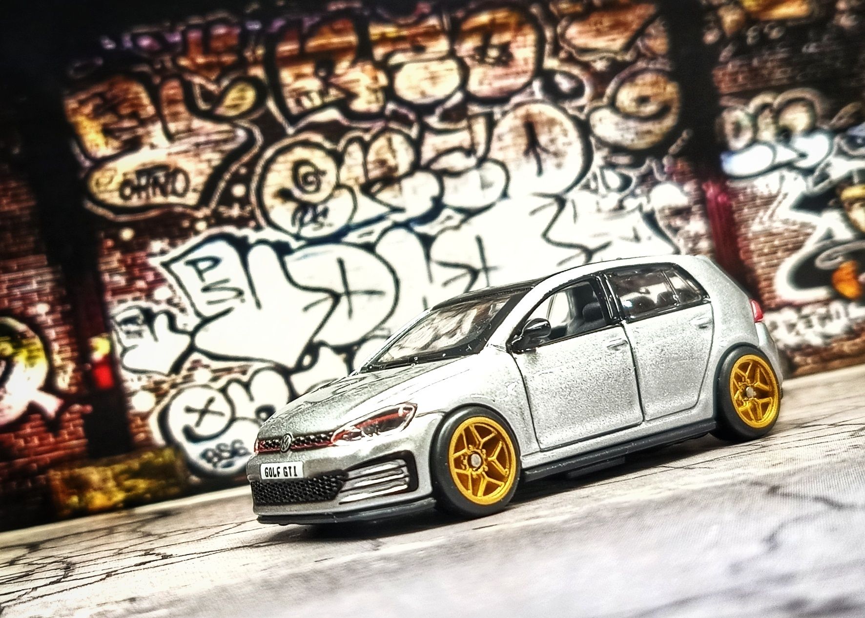 Model Volkswagen Golf MK7 GTi Bburago