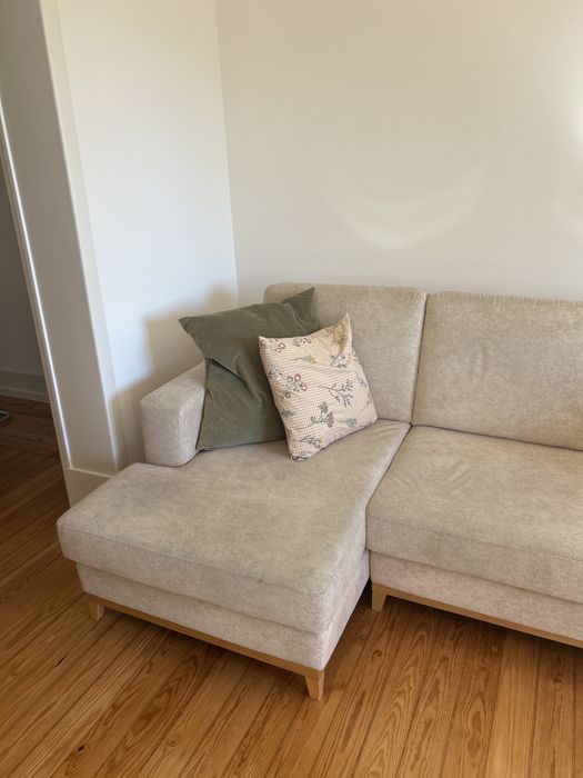 Sofa beige com chaise longue