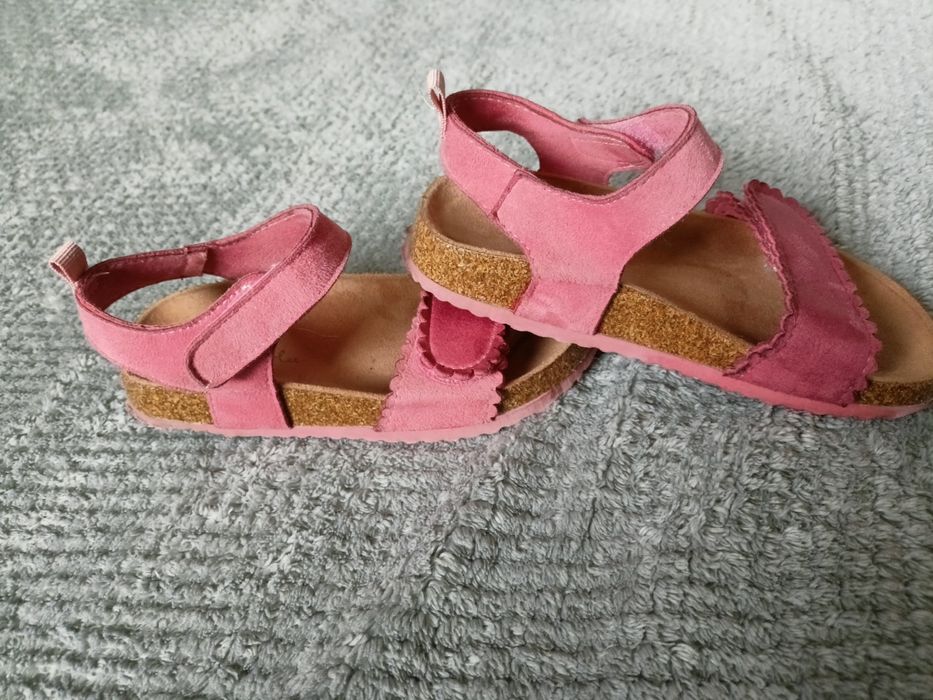 Sandały dziewczęce w kolorze różowym, w rozmiarze 28. Nelli blu