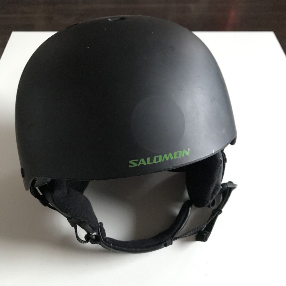 Kask Salomon rozm. M 55-58cm czarny orzeszek ocieplacze na uszy