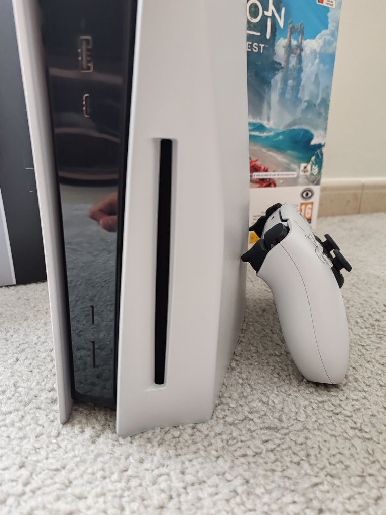 PlayStation 5 (PS5) Standard Edition 825GB SSD