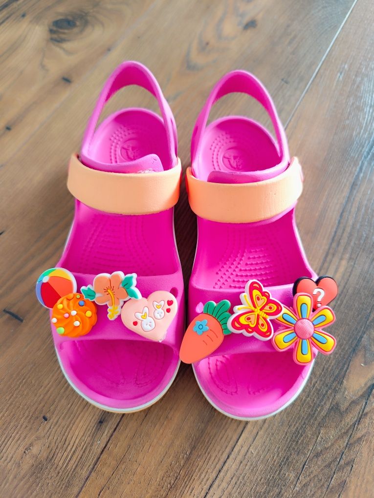Crocs J1 31 32 sandały gumowe buty do wody przypinki ozdoby