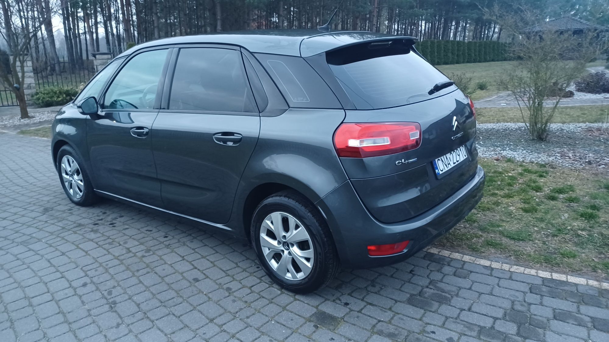 Sprzedam Citroen C4 1.6 120km 2016r