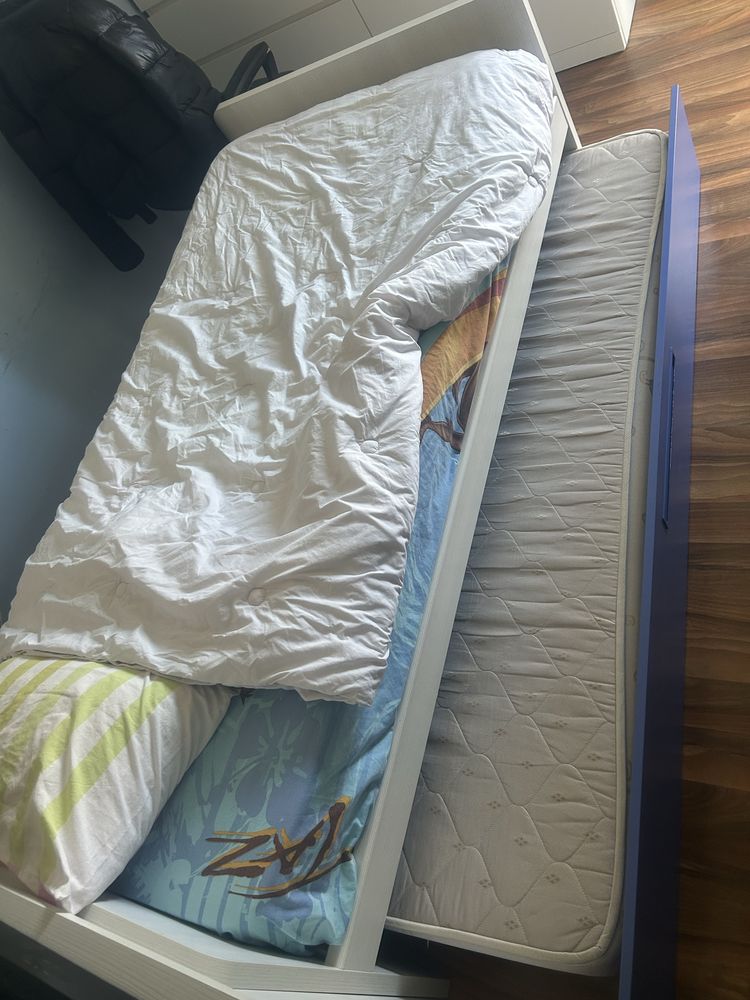 Cama dupla + escravaninha+prateleirase guarda vestidos