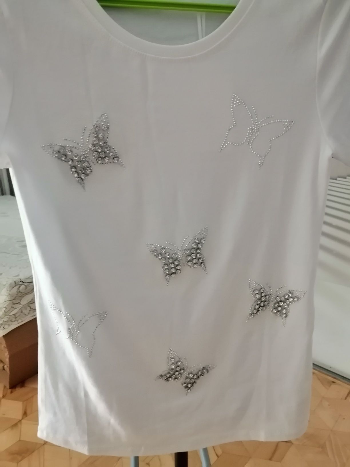 T-shirt motyle cyrkonie