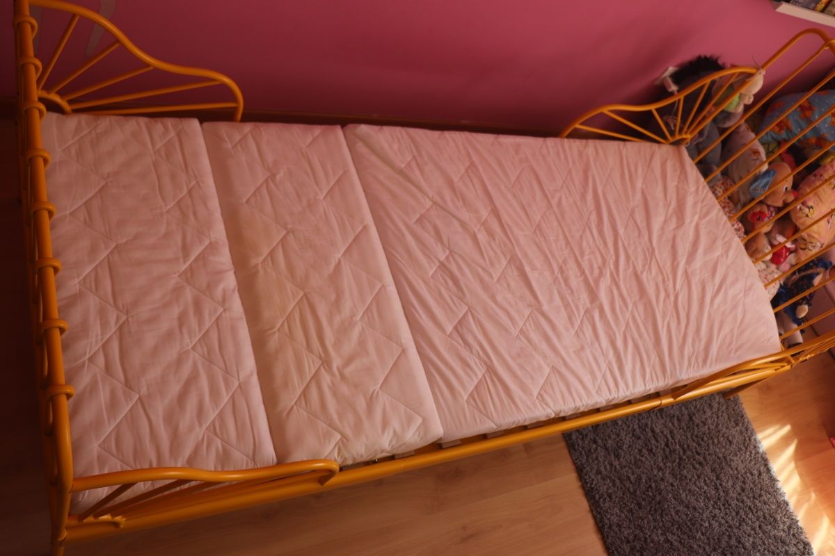 Cama de criança e colchão extensíveis