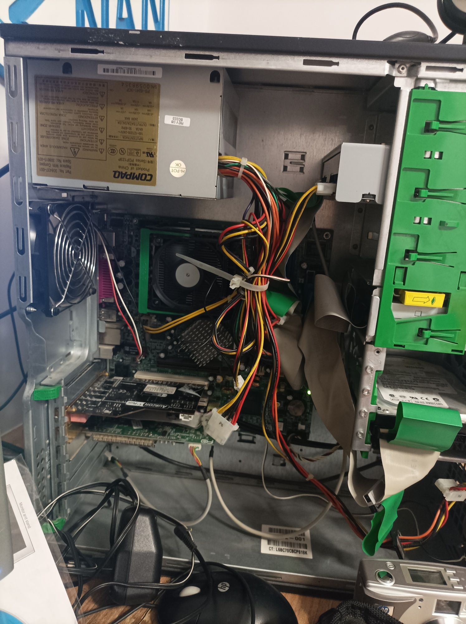 Stary komputer PC HP wraz z akcesoriami, grami itp. Duży zestaw. + PC
