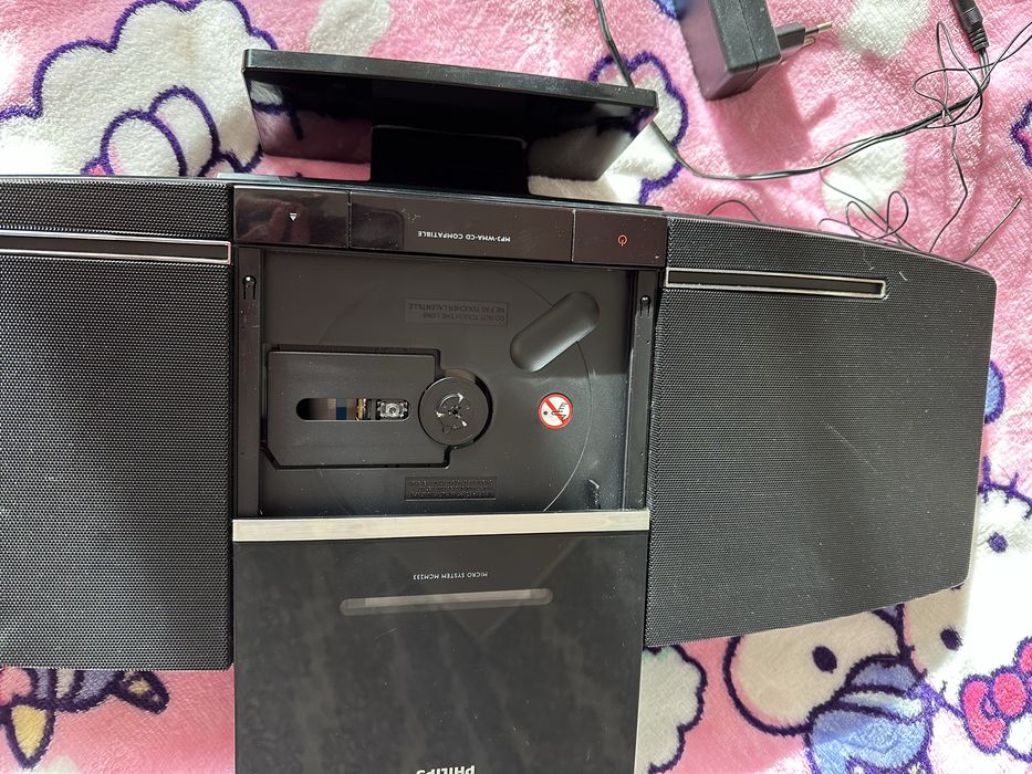 Музыкальный центр Philips MCM233/12 — состояние 9/10, полный комплект