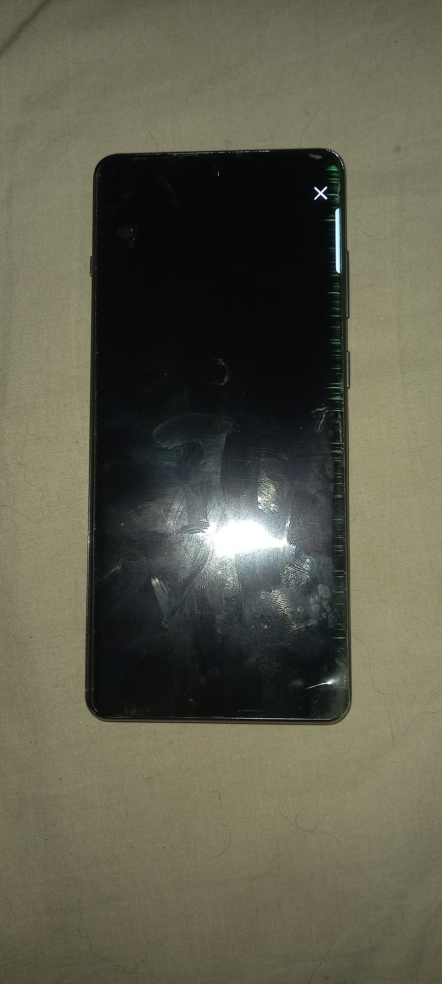 Экран AMOLED Ориг. Oneplus ace 2 pro есть дефектик пользов. Мож Удобно