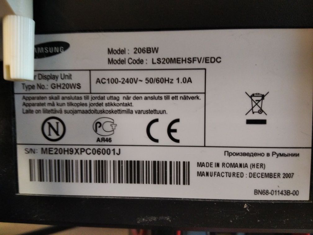 Компьютер ASUSTeK и монитор Samsung