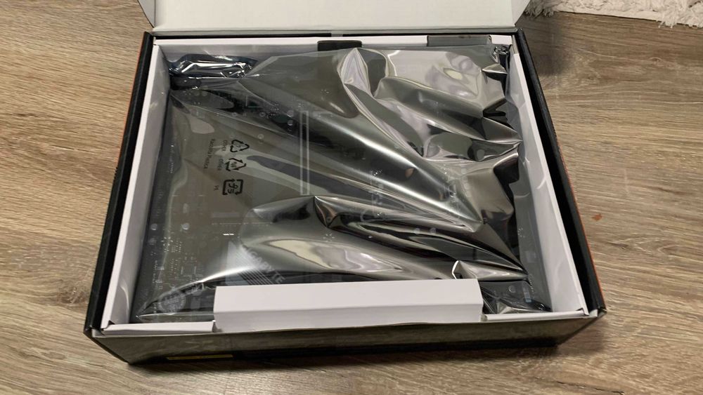 Sprzedam Płyta główna Gigabyte B760 GAMING X DDR4 1.0