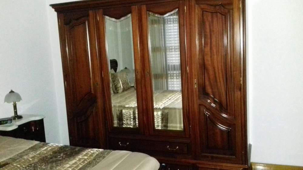 Quarto de casal em mogno em excelente estado