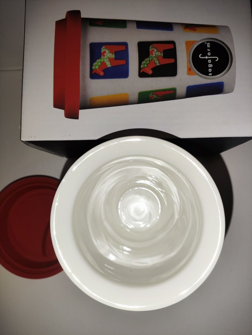Porcelanowy kubek termiczny Sweden Sagaform 250ml konik Dalahäst Dalar