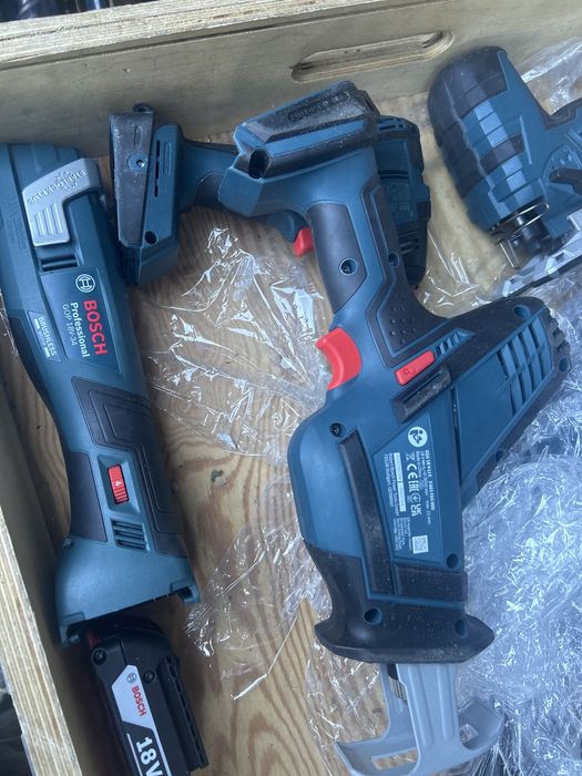 Pila szablasta bosch GSA 18V-li c lisi ogon akumulatorowy pilarka 2noz