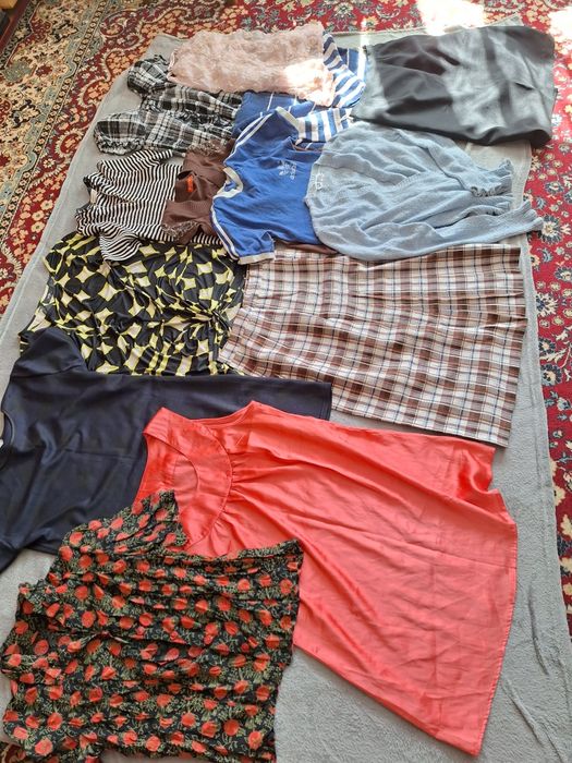 Zestaw ubrań damskich rozmiar M 17 szt i torebka