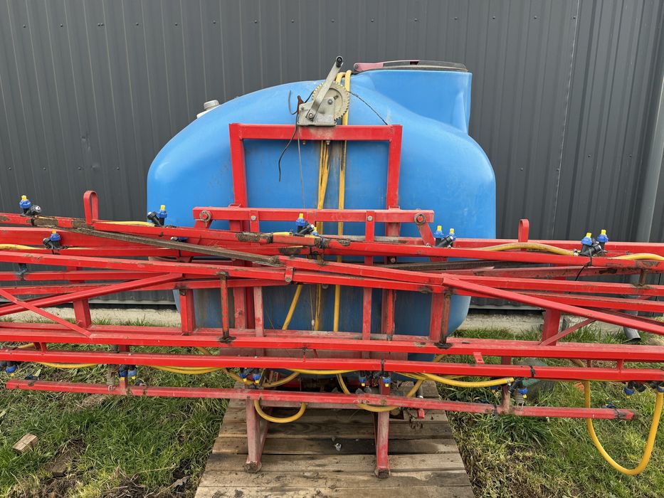 Оприскувач 1000л