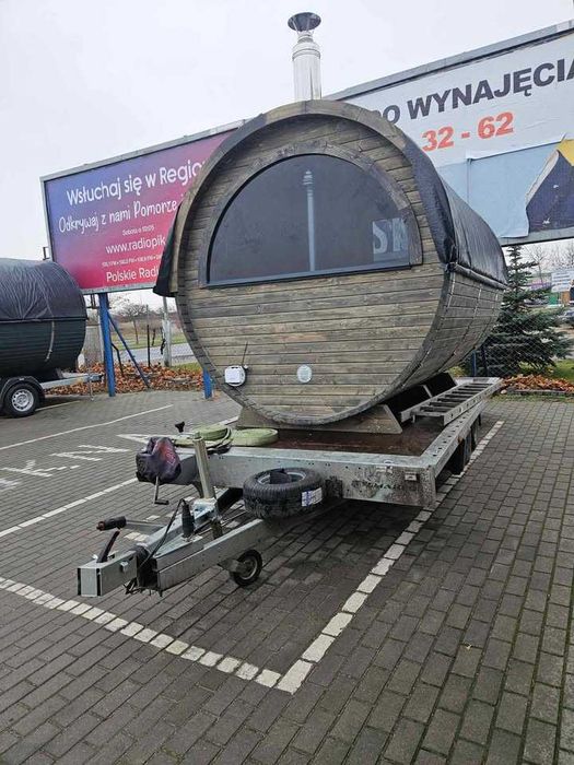 Mobilna Sauna Beczka zadymiony siwy z piecem opalanym drewnem panorama